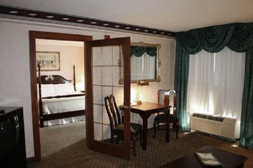 The Plaza Hotel & Suites Winona Værelse billede